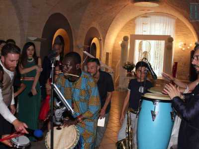 A farla da padrone in questi casi � l�amore per la musica e ovviamente il genere mbalax, conosciuto in tutto il mondo grazie al celebre cantante Youssou N'Dour